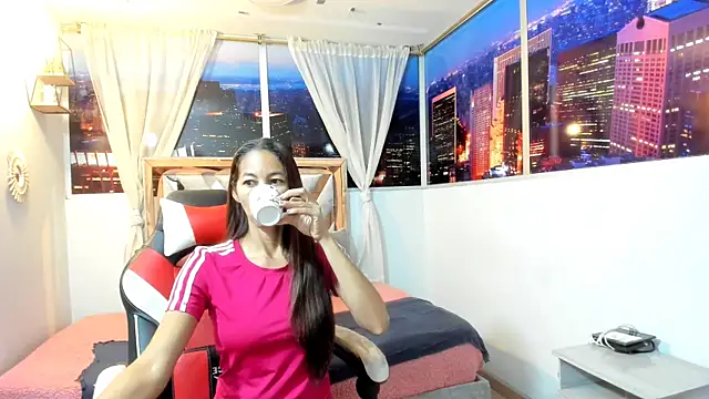 Snapshot of Rosalinda_Cortez chatting on January 2025 12:49:02 PM Rosalinda Cortez online show from January 2025 12:49:02 PM