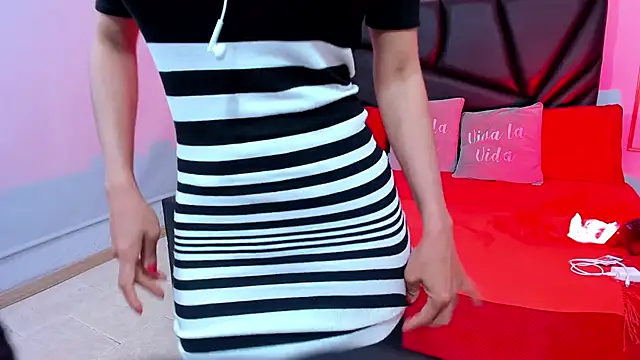 Snapshot of Rosalinda_Cortez chatting on November 2025 12:51:02 PM Rosalinda Cortez online show from November 2025 12:51:02 PM