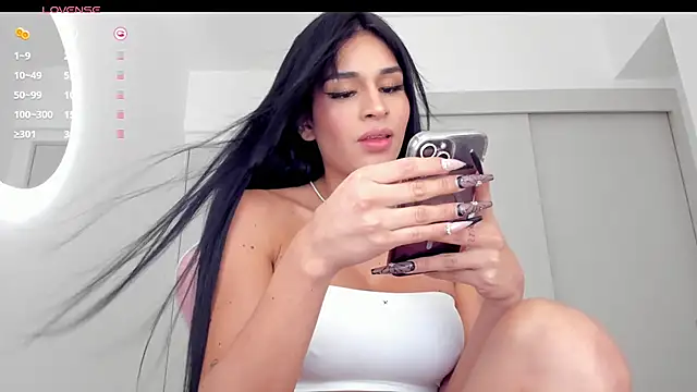 mia yourmommy online show from December 2024 09:35:01 PM