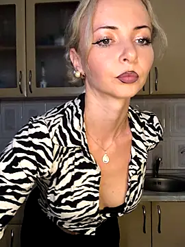 Kristina03 online show from November 2025 09:25:02 PM