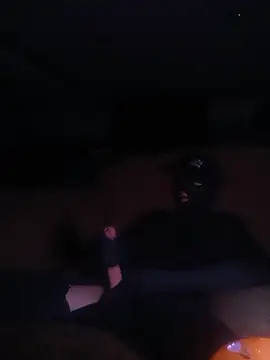 Snapshot of Cushington chatting on April 2026 08:04:01 AM Cushington online show from April 2026 08:04:01 AM