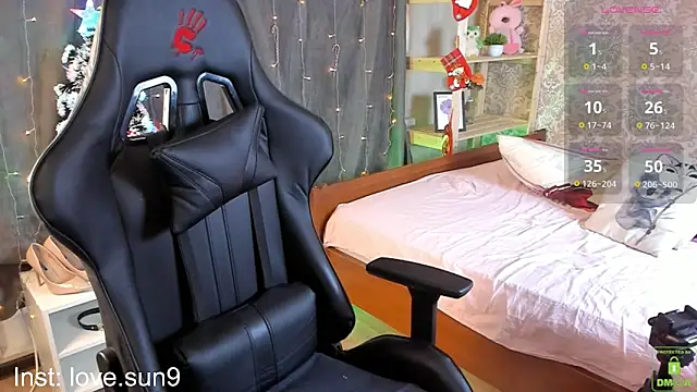 Michel Momsen online show from January 2025 03:36:01 PM