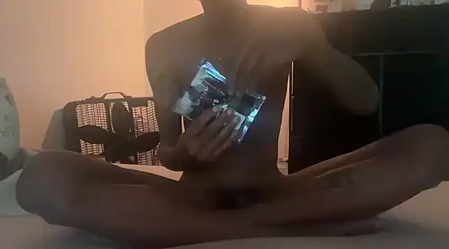 Snapshot of ITSONLYKENNY chatting on February 2025 10:23:01 AM ITSONLYKENNY online show from February 2025 10:23:01 AM