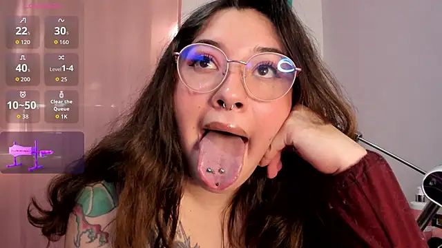 chubby vanniie  online show from April 2026 08:17:02 PM