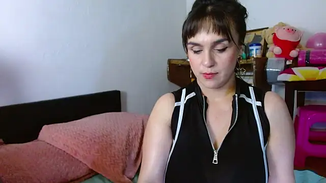 Snapshot of collette_beaufoy_ chatting on May 2026 07:04:01 AM collette beaufoy online show from May 2026 07:04:01 AM
