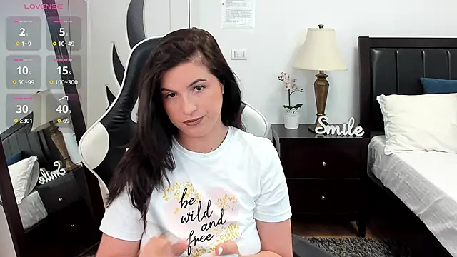 Snapshot of AmyPure_ chatting on May 2026 05:27:02 AM AmyPure online show from May 2026 05:27:02 AM