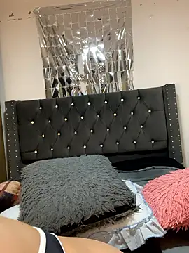 Lady  Pink online show from January 2026 09:13:01 AM