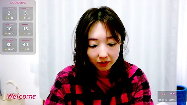 Snapshot of Love_me_Eri_ chatting on March 2025 06:04:01 AM Love me Eri  online show from March 2025 06:04:01 AM