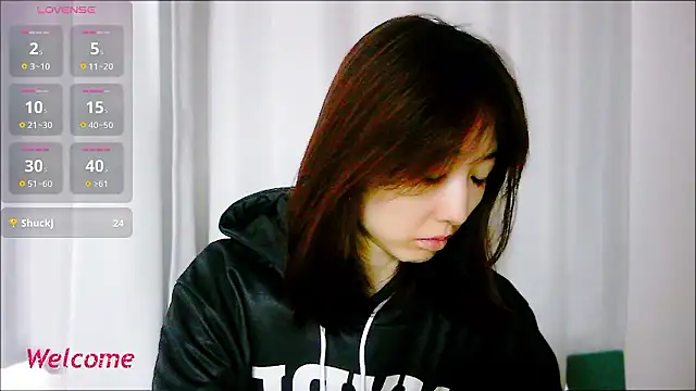 Snapshot of Love_me_Eri_ chatting on October 2025 12:16:02 AM Love me Eri  online show from October 2025 12:16:02 AM