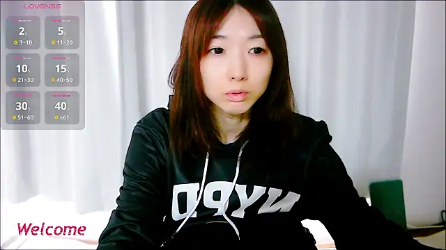Snapshot of Love_me_Eri_ chatting on October 2025 11:46:01 PM Love me Eri  online show from October 2025 11:46:01 PM