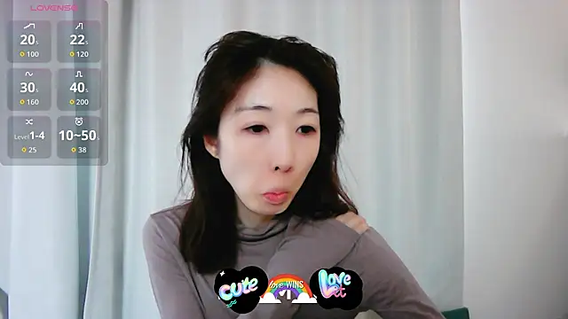 Snapshot of Love_me_Eri_ chatting on October 2025 11:27:01 PM Love me Eri  online show from October 2025 11:27:01 PM