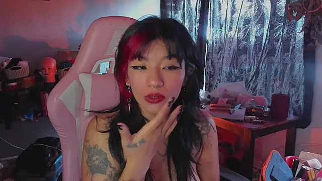 Snapshot of annie_walker6 chatting on November 2025 06:28:02 PM annie walker6 online show from November 2025 06:28:02 PM