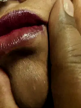 flamingoss online show from October 2025 08:11:02 PM