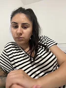 Snapshot of JenniferEdith chatting on September 2025 05:02:02 PM JenniferEdith online show from September 2025 05:02:02 PM