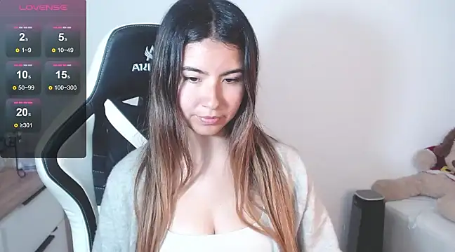 Snapshot of alice_middlee chatting on January 2025 10:34:02 PM alice middlee online show from January 2025 10:34:02 PM