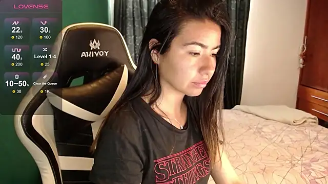 alice middlee online show from December 2025 06:05:02 PM