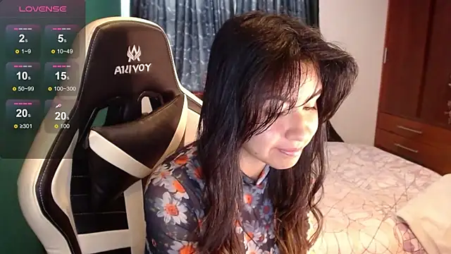 Snapshot of alice_middlee chatting on May 2026 03:07:01 PM alice middlee online show from May 2026 03:07:01 PM