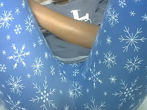 AurelAda online show from September 2025 10:45:02 PM