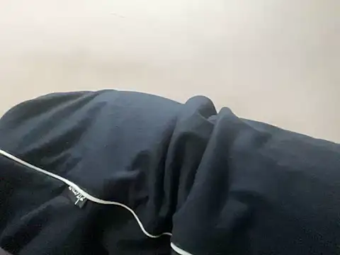 Snapshot of CALVINXXX chatting on April 2026 04:07:02 PM CALVINXXX online show from April 2026 04:07:02 PM