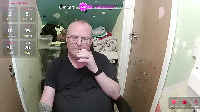 Snapshot of FriendlyDave chatting on January 2025 09:14:02 PM FriendlyDave online show from January 2025 09:14:02 PM