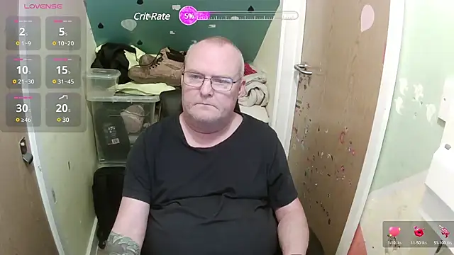 Snapshot of FriendlyDave chatting on January 2025 12:54:01 PM FriendlyDave online show from January 2025 12:54:01 PM