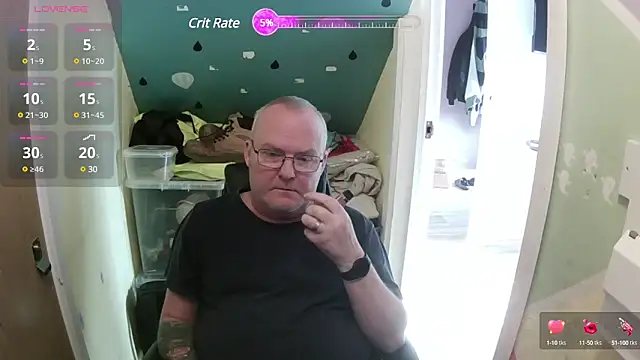 Snapshot of FriendlyDave chatting on January 2025 12:48:01 PM FriendlyDave online show from January 2025 12:48:01 PM