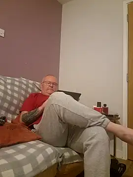 Snapshot of FriendlyDave chatting on January 2025 10:42:01 PM FriendlyDave online show from January 2025 10:42:01 PM