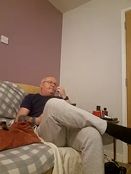 Snapshot of FriendlyDave chatting on February 2025 11:06:01 PM FriendlyDave online show from February 2025 11:06:01 PM