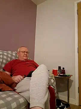 Snapshot of FriendlyDave chatting on February 2025 09:58:01 PM FriendlyDave online show from February 2025 09:58:01 PM