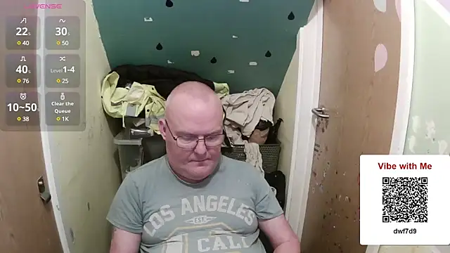 Snapshot of FriendlyDave chatting on February 2025 02:52:02 PM FriendlyDave online show from February 2025 02:52:02 PM