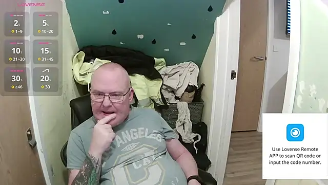 Snapshot of FriendlyDave chatting on February 2025 07:21:01 PM FriendlyDave online show from February 2025 07:21:01 PM