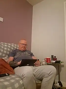 Snapshot of FriendlyDave chatting on February 2025 10:54:01 PM FriendlyDave online show from February 2025 10:54:01 PM