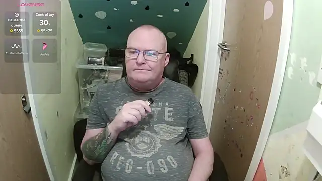 Snapshot of FriendlyDave chatting on February 2025 08:16:01 AM FriendlyDave online show from February 2025 08:16:01 AM