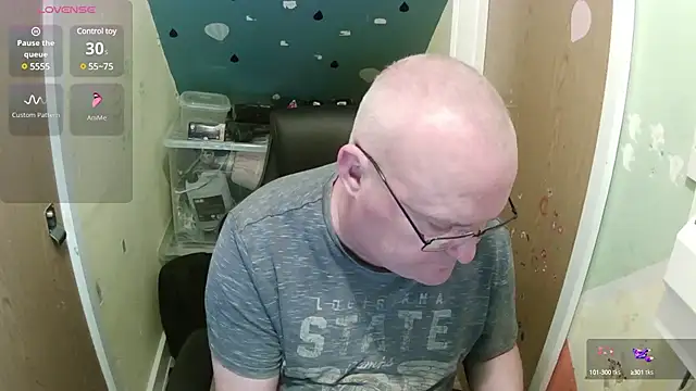 Snapshot of FriendlyDave chatting on February 2025 02:38:02 PM FriendlyDave online show from February 2025 02:38:02 PM