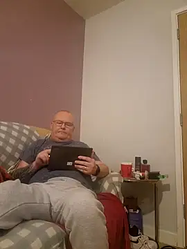 Snapshot of FriendlyDave chatting on February 2025 09:53:02 PM FriendlyDave online show from February 2025 09:53:02 PM