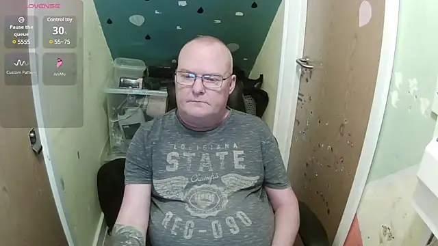 Snapshot of FriendlyDave chatting on February 2025 09:17:02 AM FriendlyDave online show from February 2025 09:17:02 AM