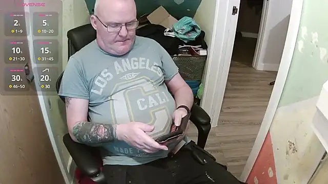 Snapshot of FriendlyDave chatting on February 2025 07:32:02 PM FriendlyDave online show from February 2025 07:32:02 PM