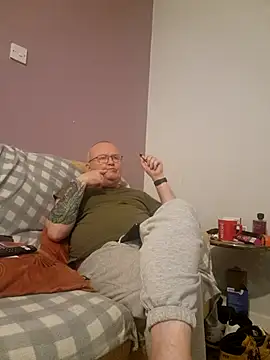 Snapshot of FriendlyDave chatting on February 2025 09:24:02 PM FriendlyDave online show from February 2025 09:24:02 PM