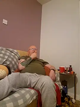 Snapshot of FriendlyDave chatting on February 2025 09:48:01 PM FriendlyDave online show from February 2025 09:48:01 PM