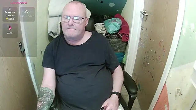 Snapshot of FriendlyDave chatting on March 2025 01:17:01 PM FriendlyDave online show from March 2025 01:17:01 PM