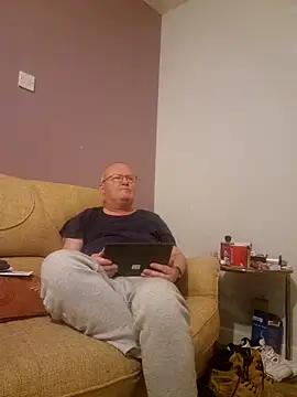 Snapshot of FriendlyDave chatting on March 2025 10:05:02 PM FriendlyDave online show from March 2025 10:05:02 PM