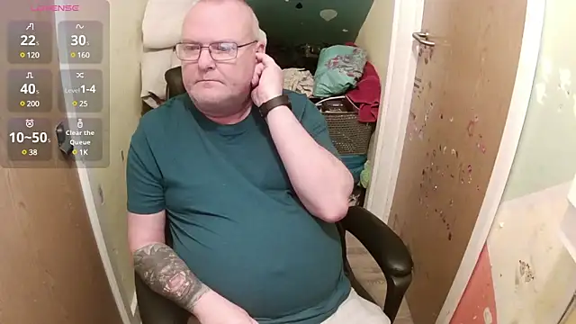 Snapshot of FriendlyDave chatting on March 2025 10:11:01 AM FriendlyDave online show from March 2025 10:11:01 AM