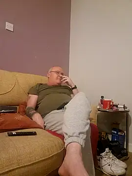 Snapshot of FriendlyDave chatting on March 2025 09:15:01 PM FriendlyDave online show from March 2025 09:15:01 PM