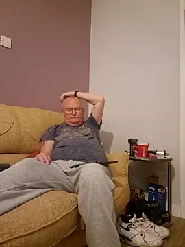 Snapshot of FriendlyDave chatting on March 2025 10:34:02 PM FriendlyDave online show from March 2025 10:34:02 PM