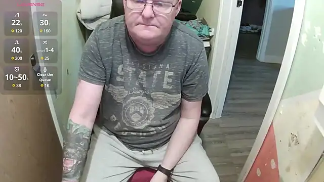 Snapshot of FriendlyDave chatting on March 2025 07:32:01 AM FriendlyDave online show from March 2025 07:32:01 AM