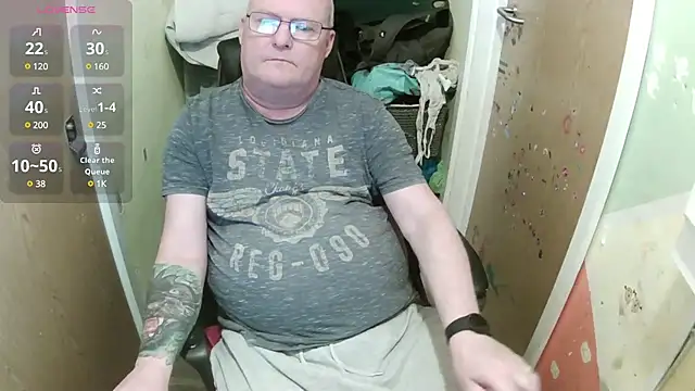 Snapshot of FriendlyDave chatting on March 2025 12:59:02 PM FriendlyDave online show from March 2025 12:59:02 PM