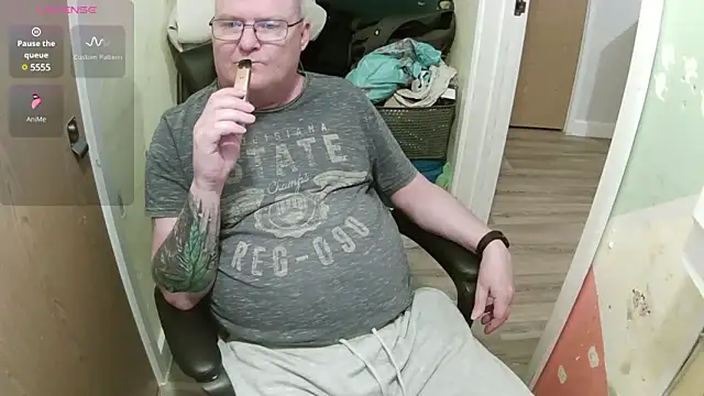 Snapshot of FriendlyDave chatting on March 2025 06:56:01 PM FriendlyDave online show from March 2025 06:56:01 PM