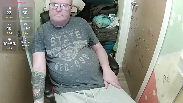 Snapshot of FriendlyDave chatting on March 2025 04:40:02 PM FriendlyDave online show from March 2025 04:40:02 PM