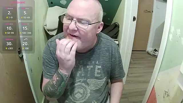 Snapshot of FriendlyDave chatting on March 2025 06:56:01 PM FriendlyDave online show from March 2025 06:56:01 PM