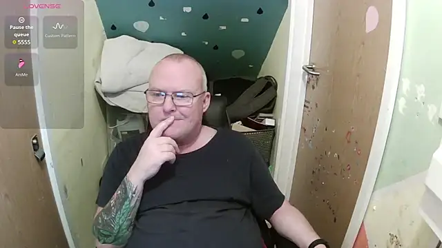 Snapshot of FriendlyDave chatting on March 2025 06:48:02 PM FriendlyDave online show from March 2025 06:48:02 PM